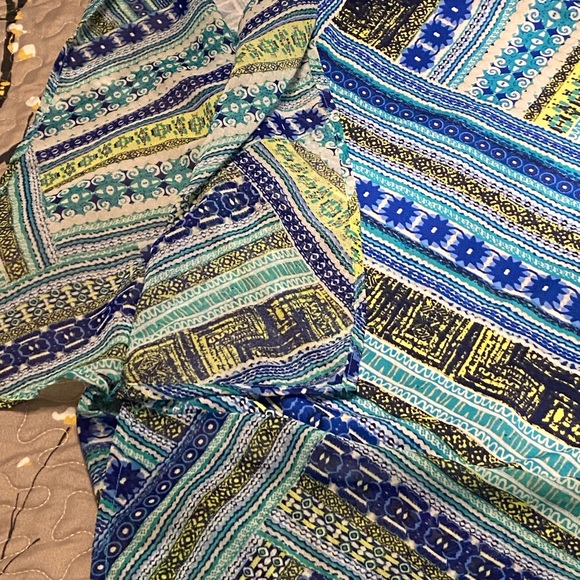 Multicolor Patterned Women's Top - Picture 12 of 16